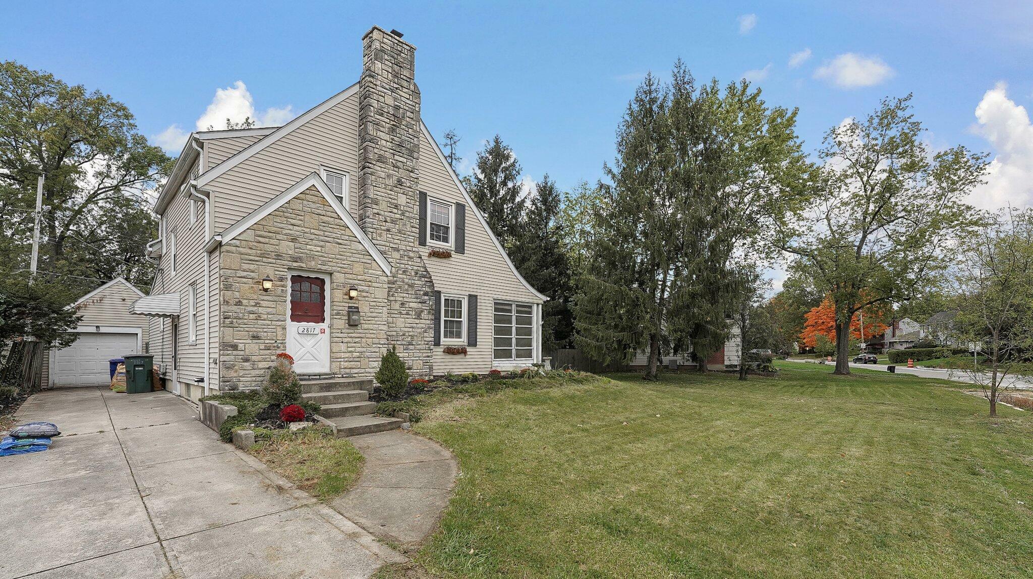 Property Photo: 2817 Dresden Street OH 43224