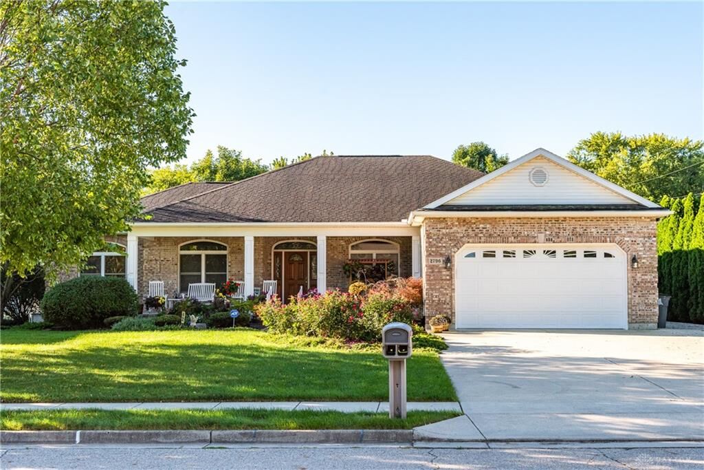 Property Photo: 2796 Chatham Drive OH 45373