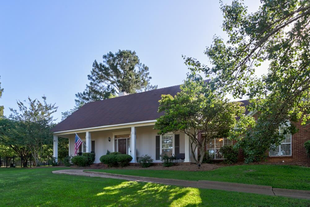 Property Photo:  100 Sutton Lane  MS 39110 