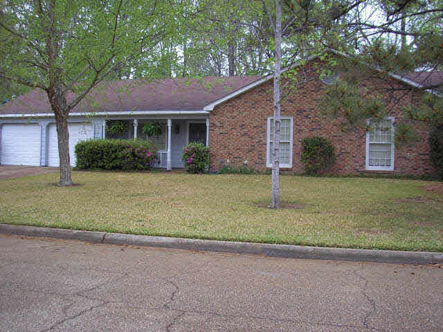 Property Photo:  1426 Tracewood Drive  MS 39211 