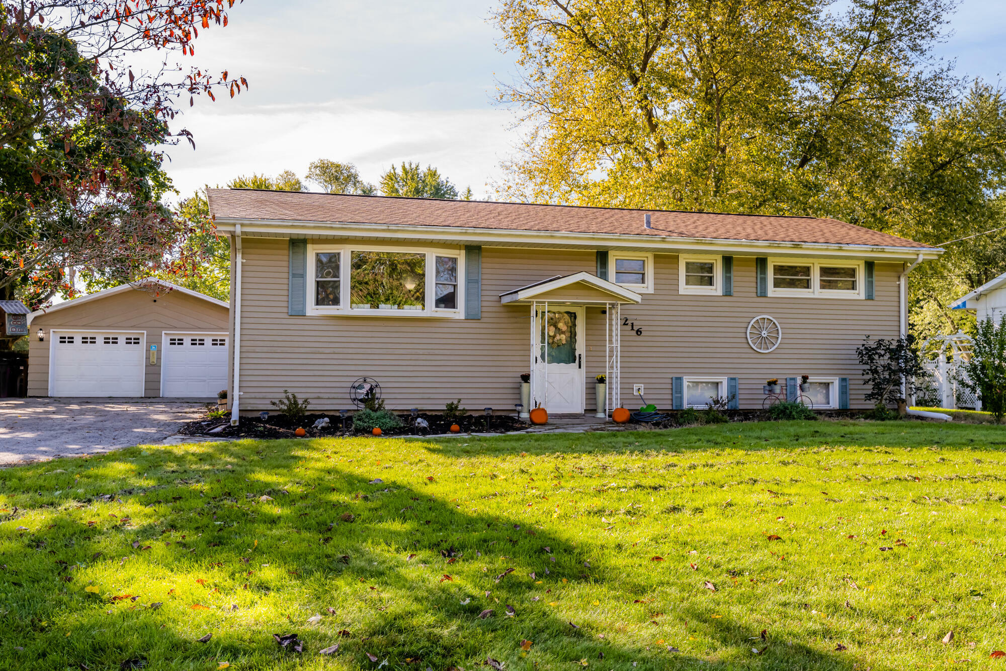 Property Photo:  1216 Adams Drive  MI 49085 