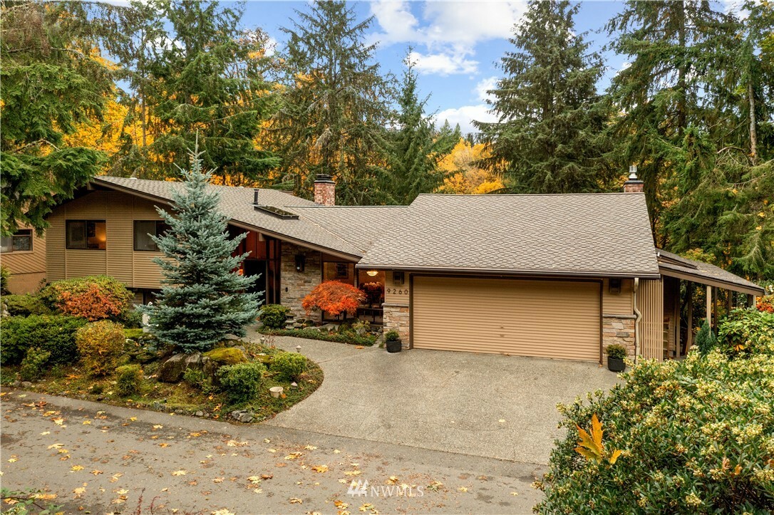 Property Photo:  9260 SE 46th Street  WA 98040 