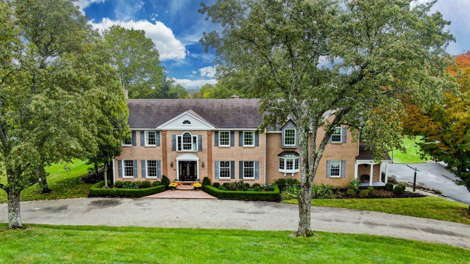 Property Photo: 9800 Fox Hollow Ln OH 45243