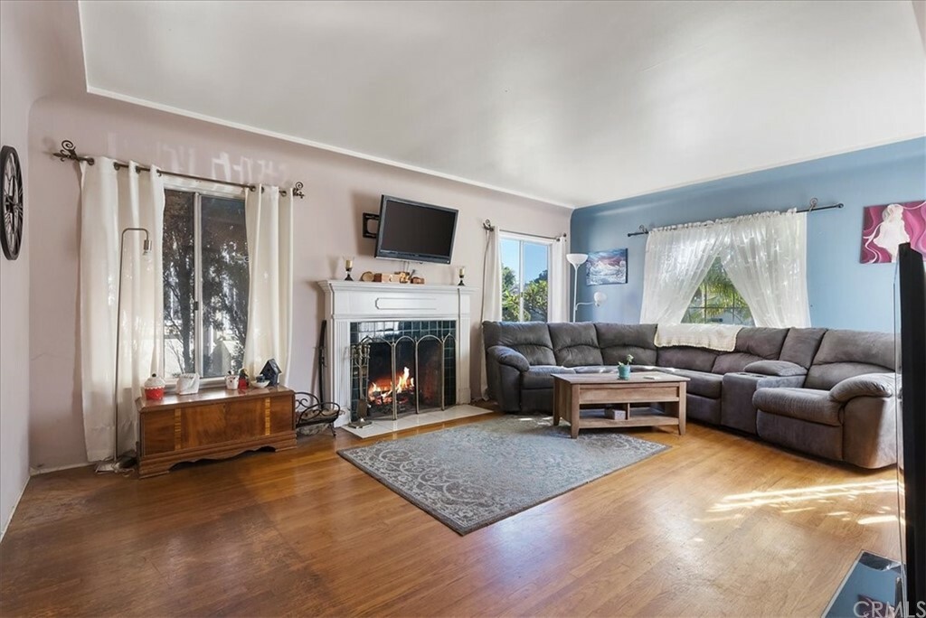 Property Photo:  527 W 31st Street  CA 90806 