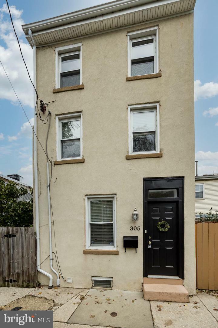 Property Photo:  305 E Cabot Street  PA 19125 