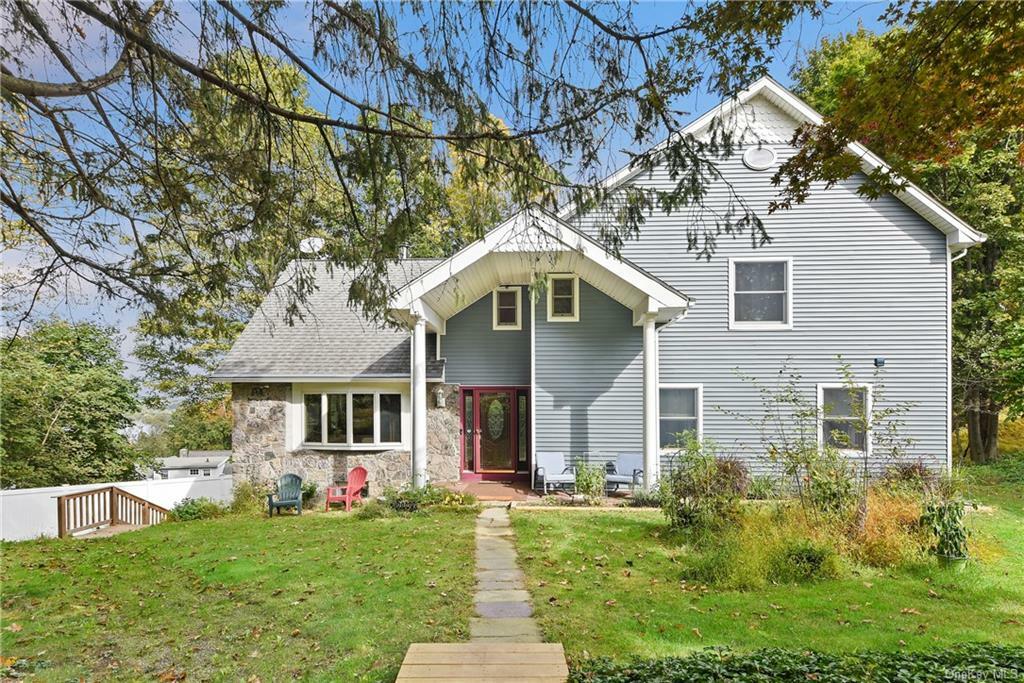 Property Photo:  10 Oak Ridge Drive  NY 10541 