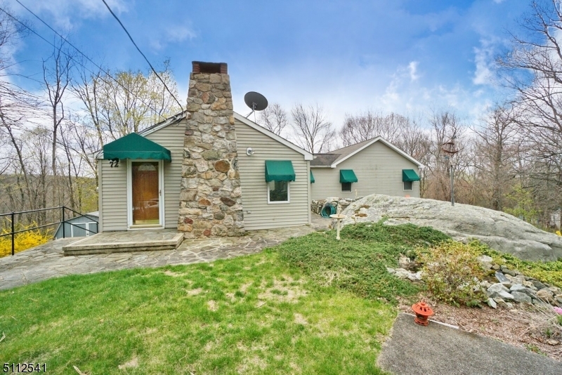 Property Photo:  72 Signal Hill Trl  NJ 07871 