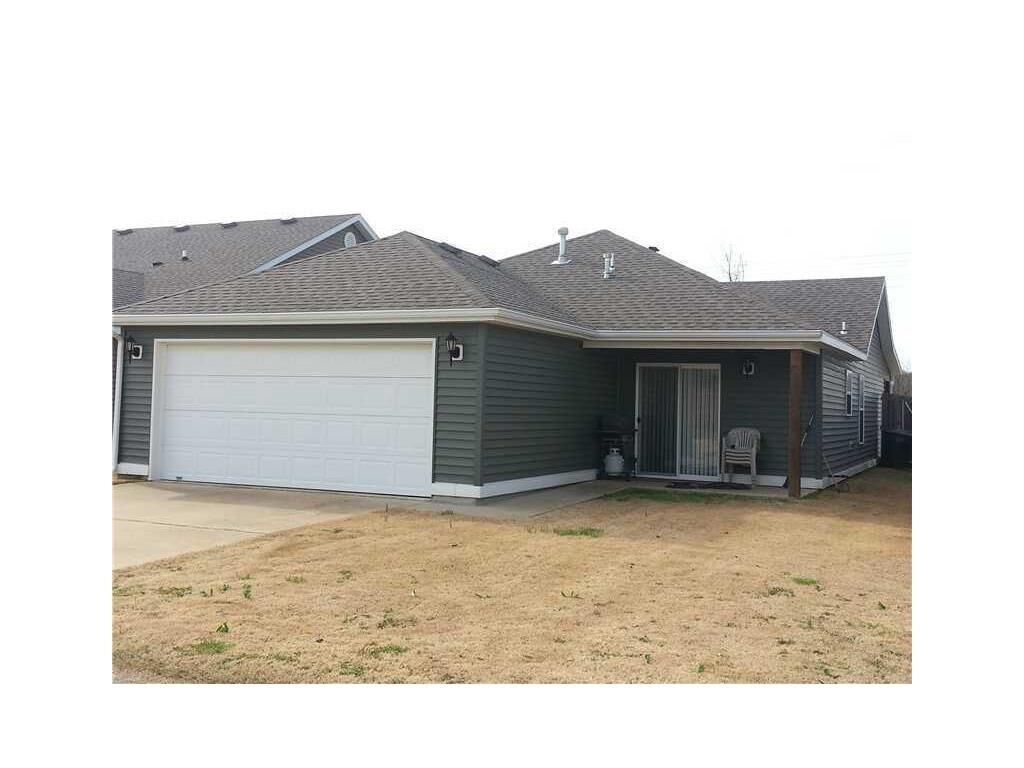 Property Photo: 4498 W Alberta Street AR 72704