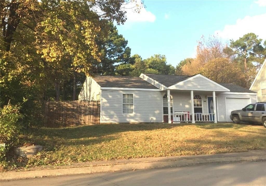 Property Photo:  216 E Drake Street  AR 72703 