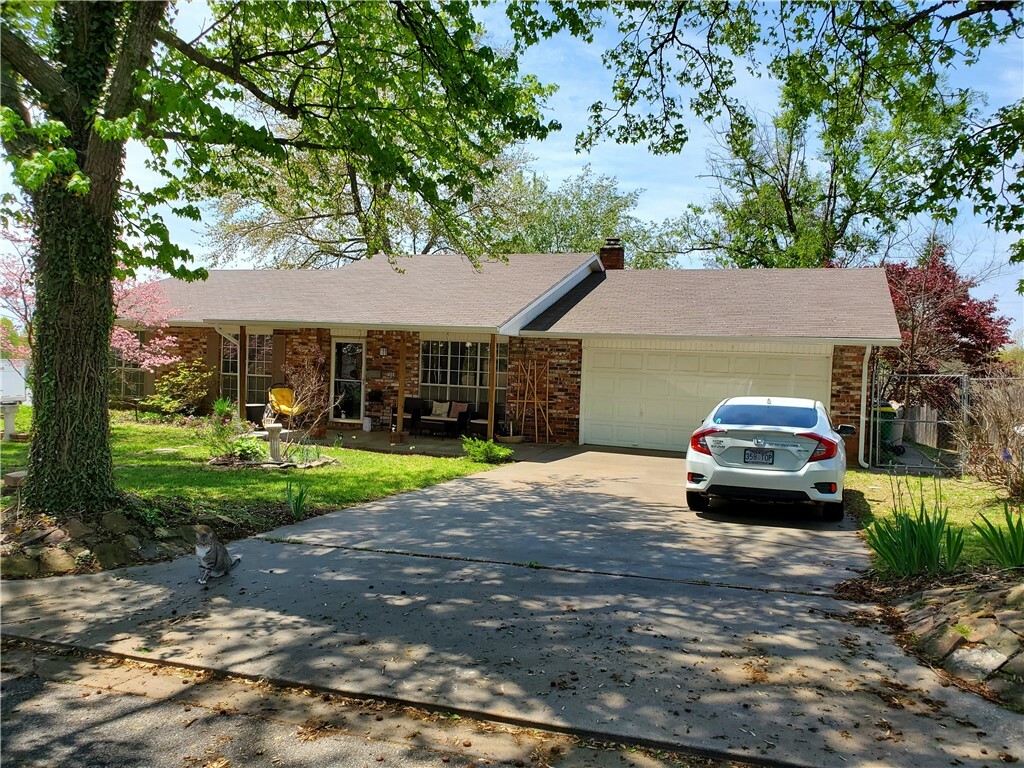 Property Photo:  2904 W Osage Drive  AR 72764 