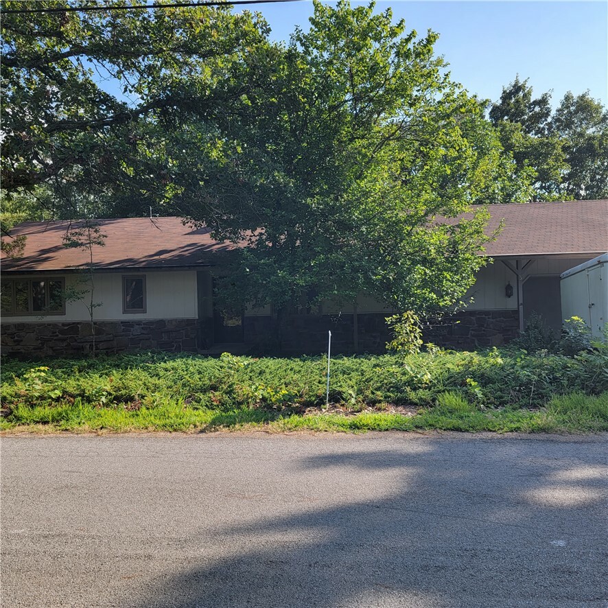 Property Photo: 3 Churchill Drive AR 72715