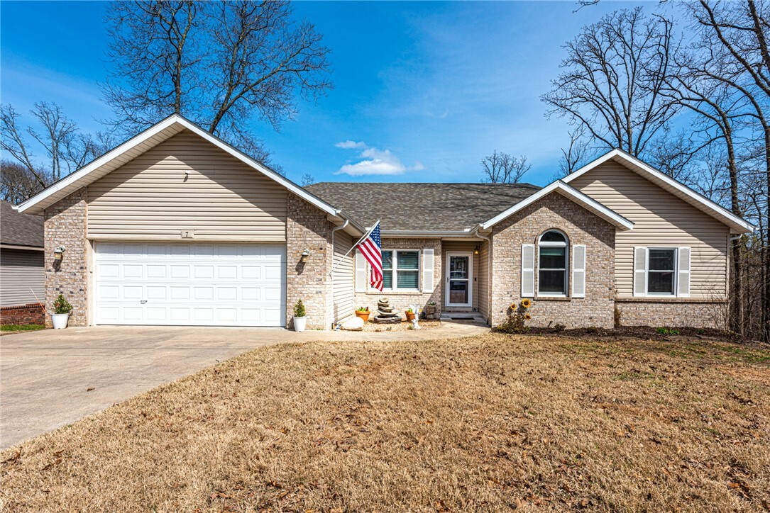 Property Photo:  7 Shropshire Drive  AR 72714 