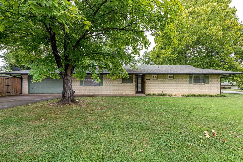 Property Photo:  400 Maria Street  AR 72762 