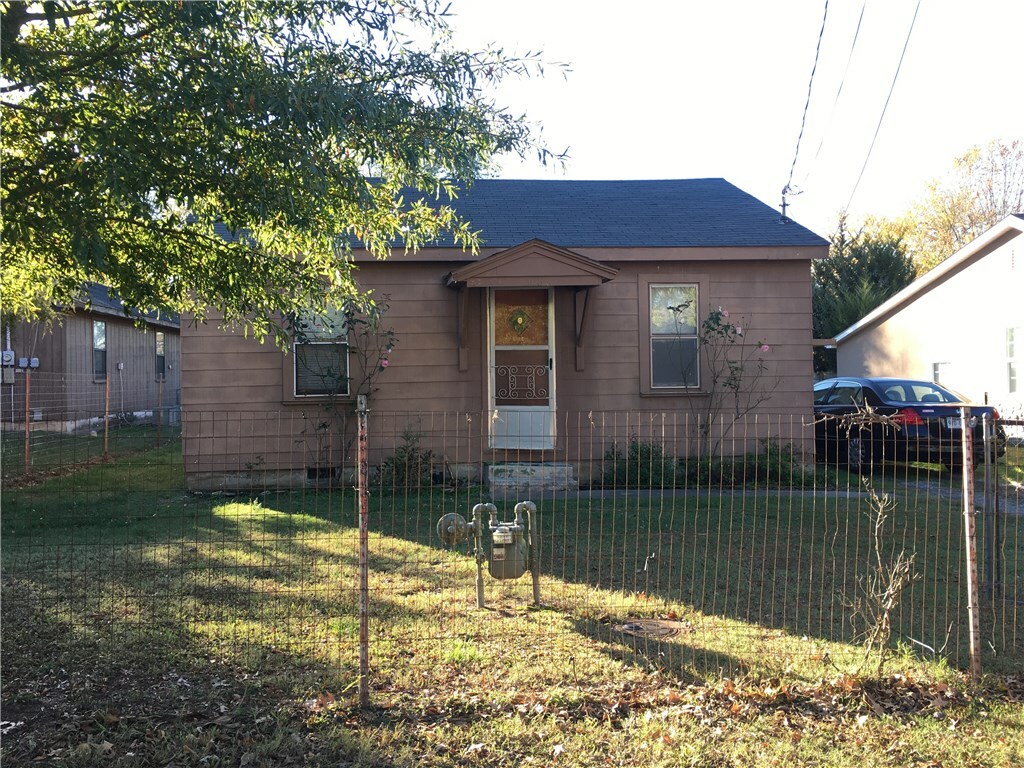 Property Photo:  508 S Cleveland Street  AR 72764 