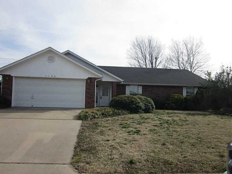 Property Photo: 1102 E Green Acres Drive AR 72758