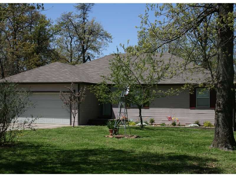 Property Photo: 15639 Quail Road AR 72704