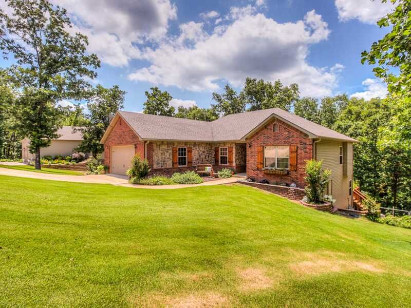 Property Photo:  8 Norman Lane  AR 72714 