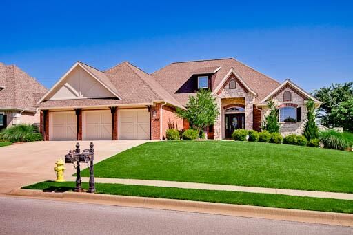 Property Photo:  700 Thorncroft Avenue  AR 72712 