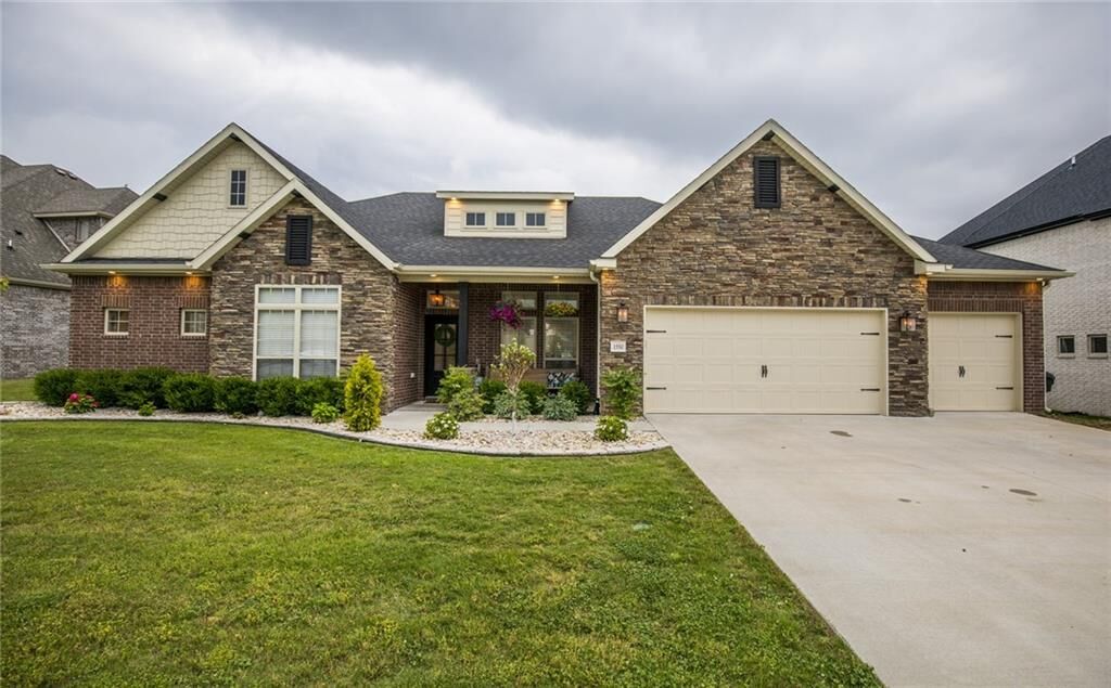 Property Photo:  1550 N Lexington Place  AR 72719 