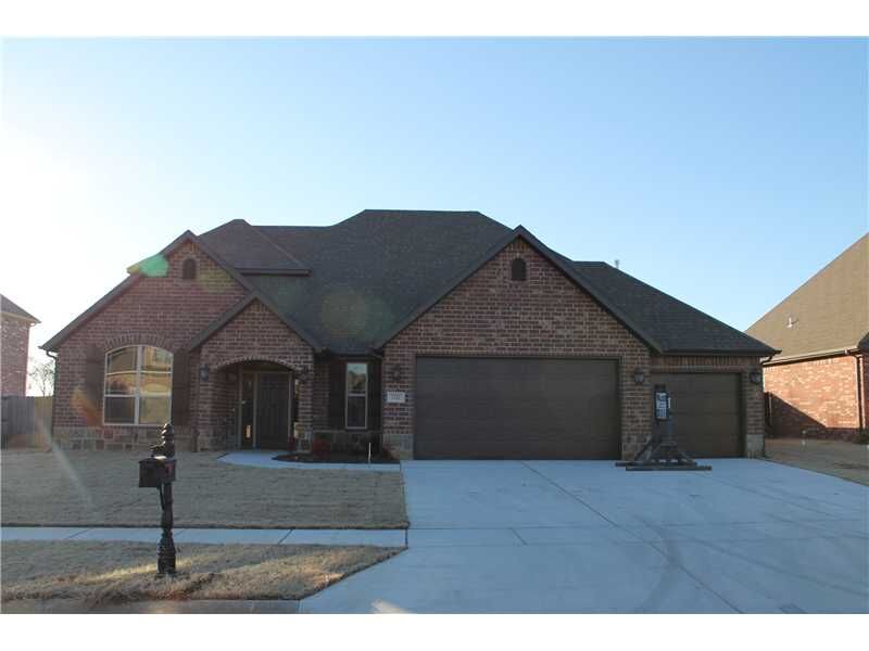 Property Photo: 2327 Hosta Drive AR 72704