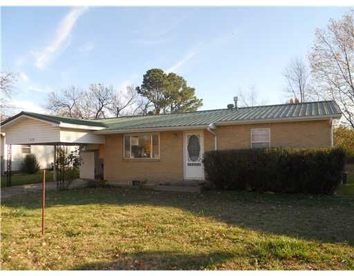 Property Photo: 112 W Roselawn Street AR 72756