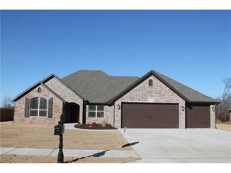 Property Photo: 1905 Brooks Place AR 72758