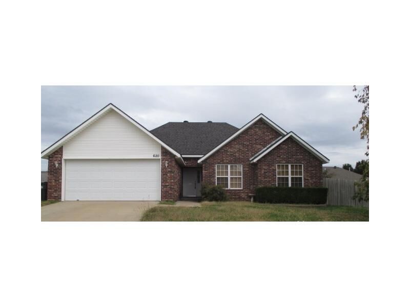 Property Photo:  620 Summerfield Avenue  AR 72745 