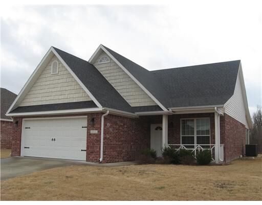 Property Photo: 2582 N Fire Fly Catch Drive AR 72704