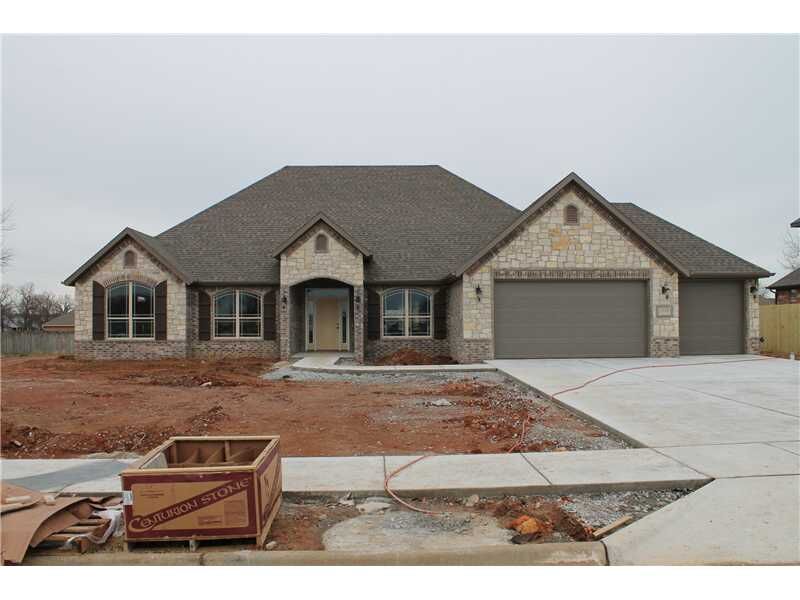 Property Photo:  1715 W Gilligan Avenue  AR 72758 