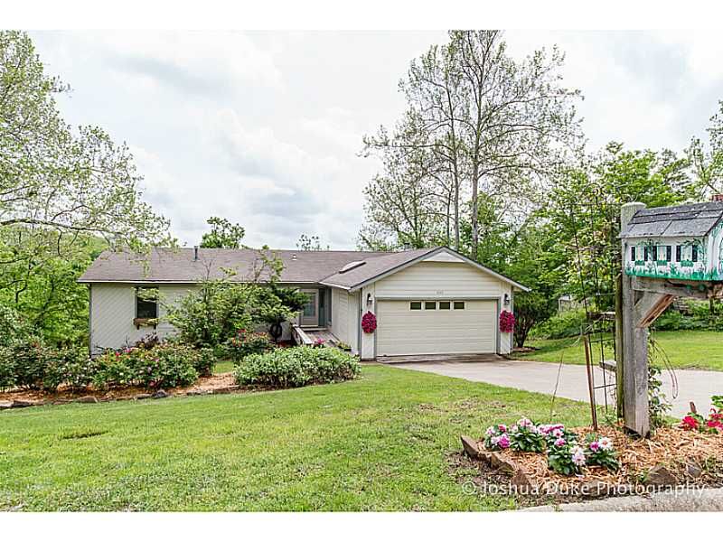 Property Photo: 625 N Rockcliff Road AR 72701