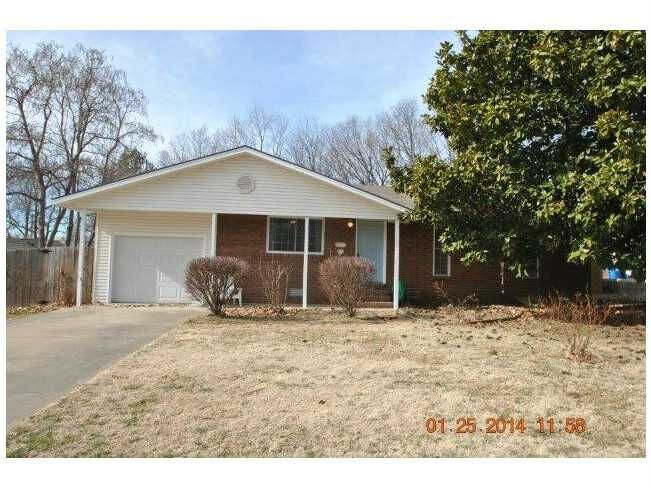 Property Photo: 504 SW E Street AR 72712
