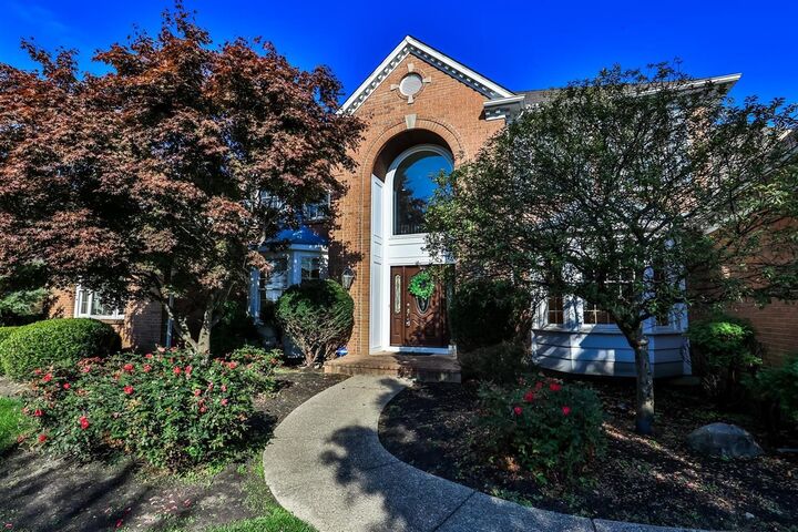 8206 Cherry Laurel Dr  Liberty Twp OH 45044 photo