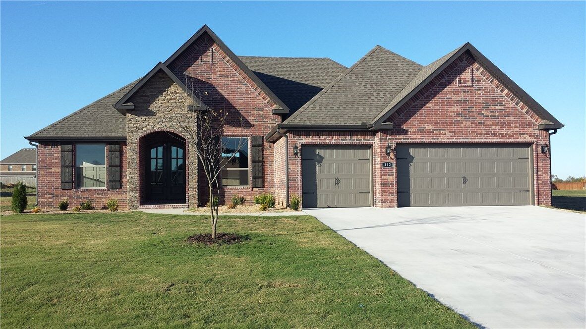 Property Photo:  412 W Twin Falls Drive  AR 72730 