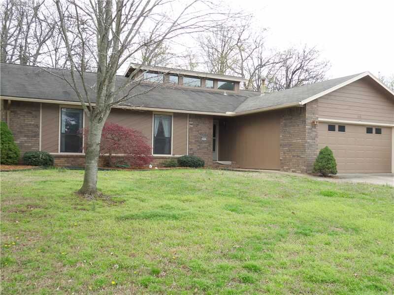 Property Photo:  3231 N Warwick Drive  AR 72703 