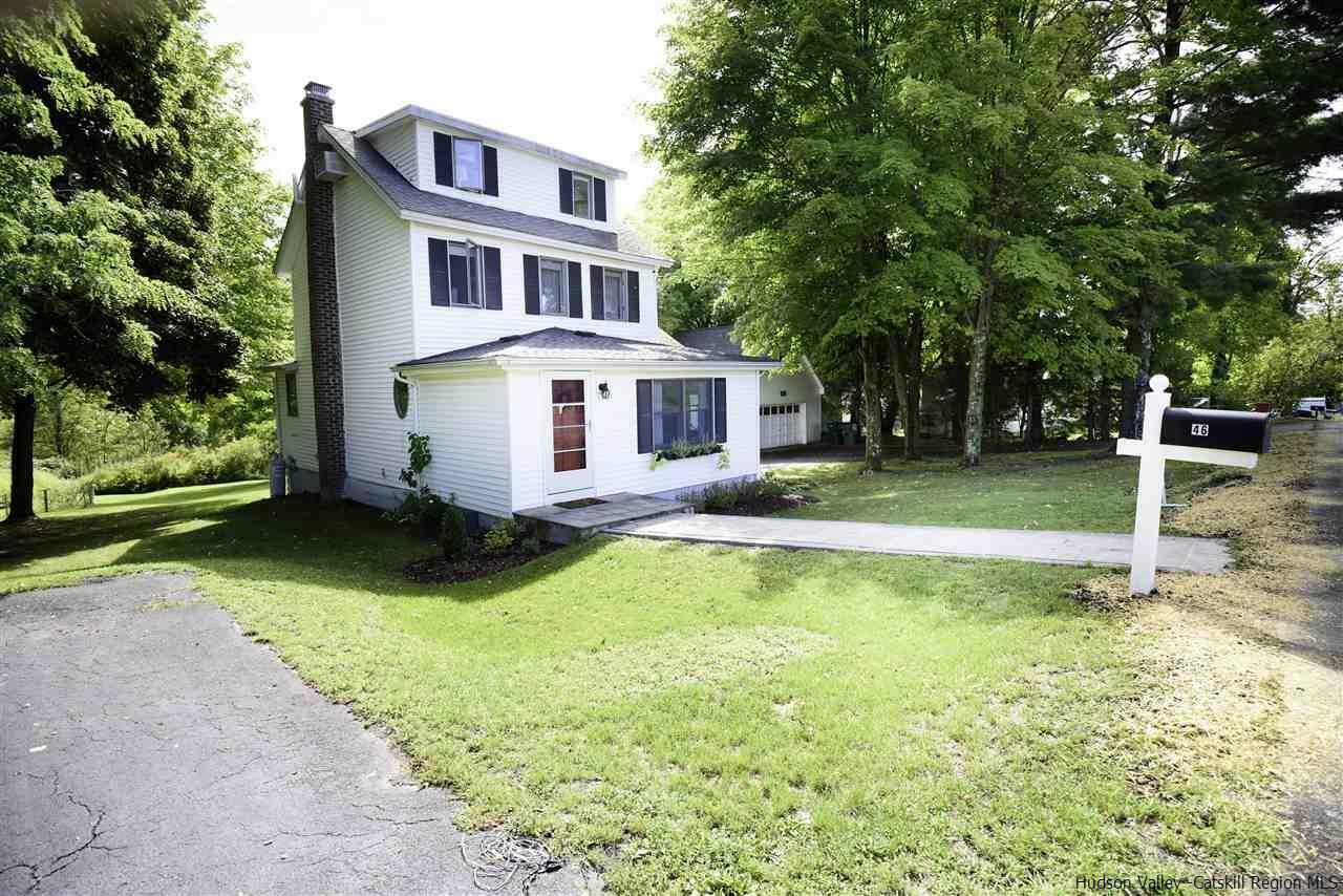 Property Photo:  46 Hampton  NY 12542 