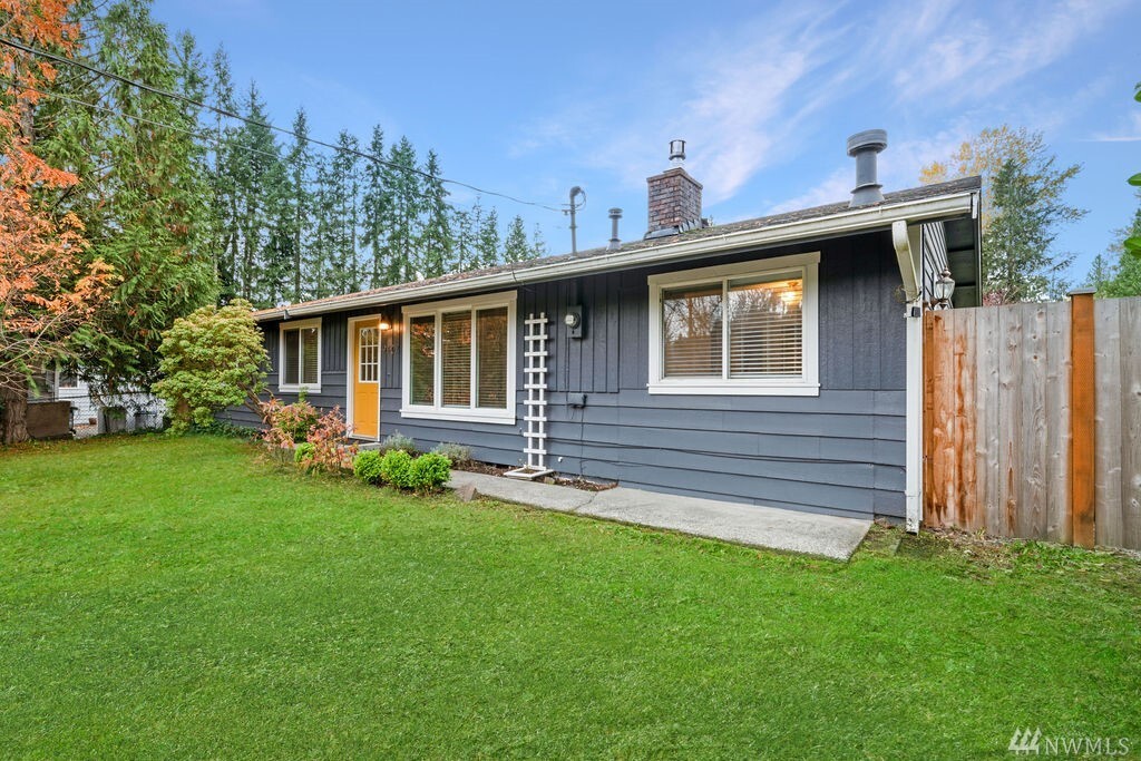 Property Photo: 9402 171st Ave SE WA 98290