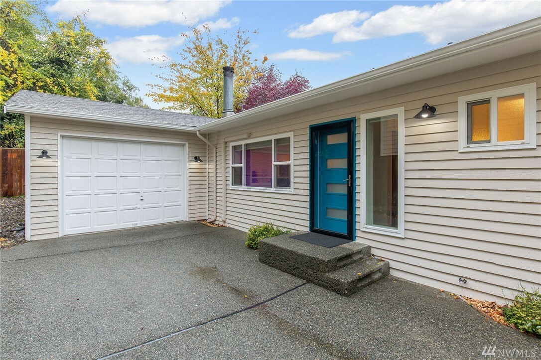 Property Photo:  1295 SW Orchard St  WA 98106 