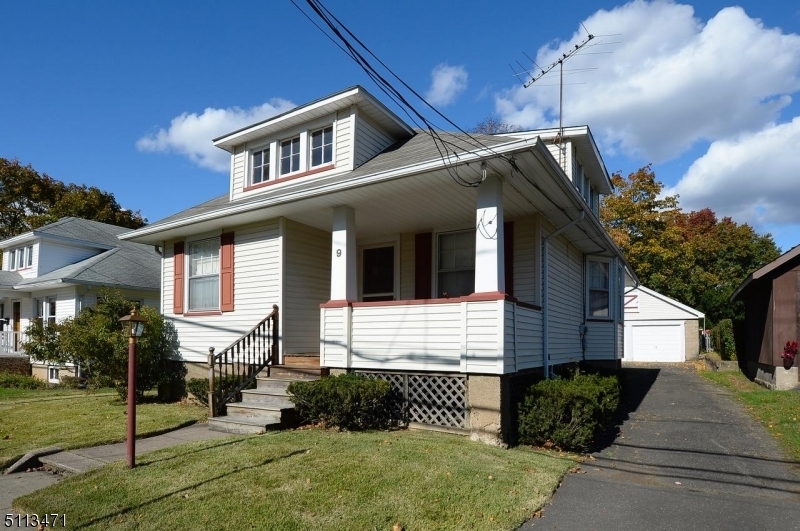 Property Photo:  9 Goffle Hill Rd  NJ 07506 