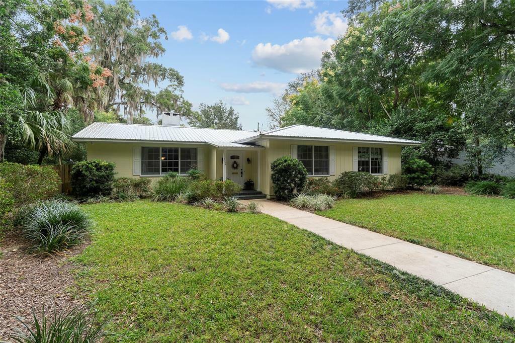 Property Photo:  2234 NW 6th Place  FL 32603 