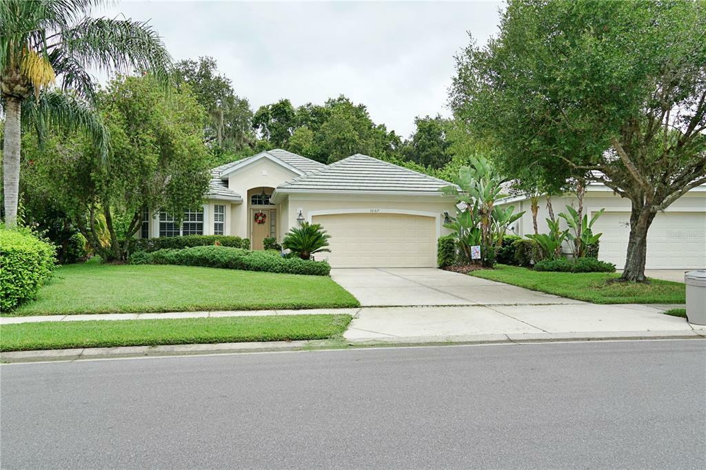 Property Photo:  3007 Woodland Fern Drive  FL 34219 