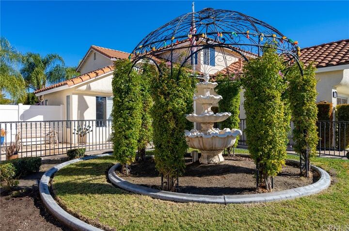 Property Photo:  42806 Avenida Tigre  CA 92544