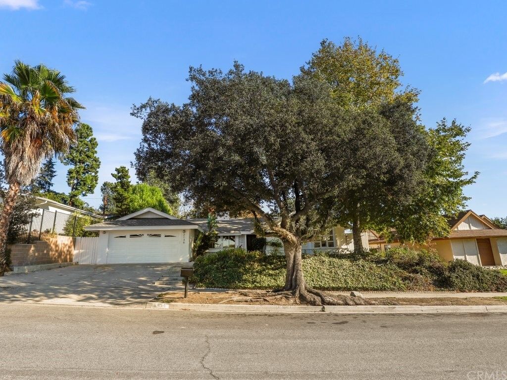 Property Photo:  2136 Markham Avenue  CA 91360 