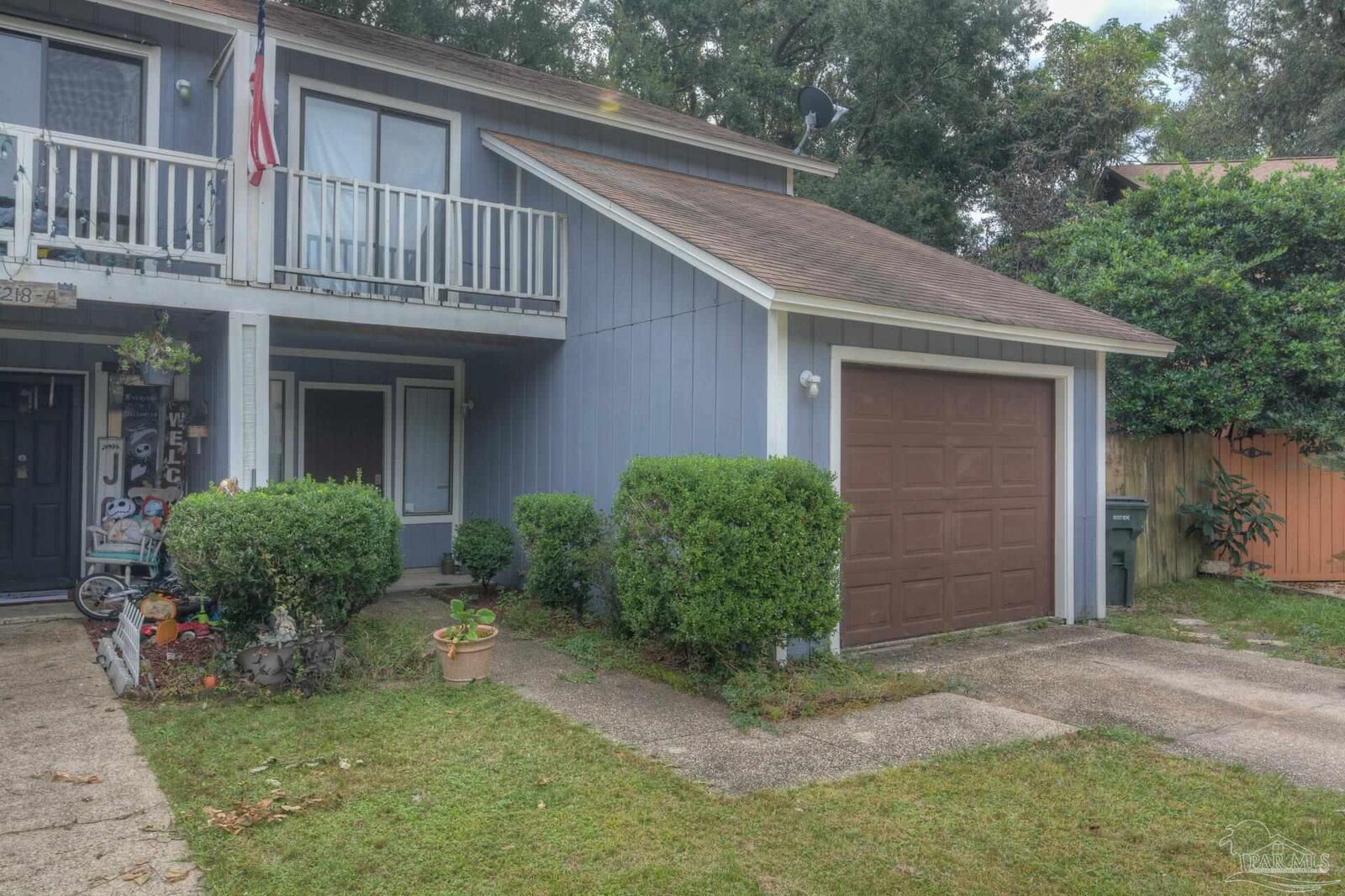 Property Photo:  7218 Dogwood Ter Dr B  FL 32514 