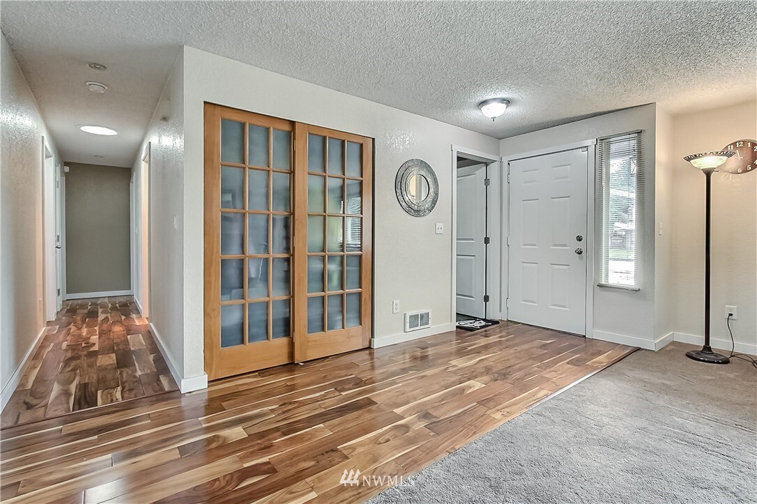 Property Photo: 1603 10th Avenue SE WA 98372