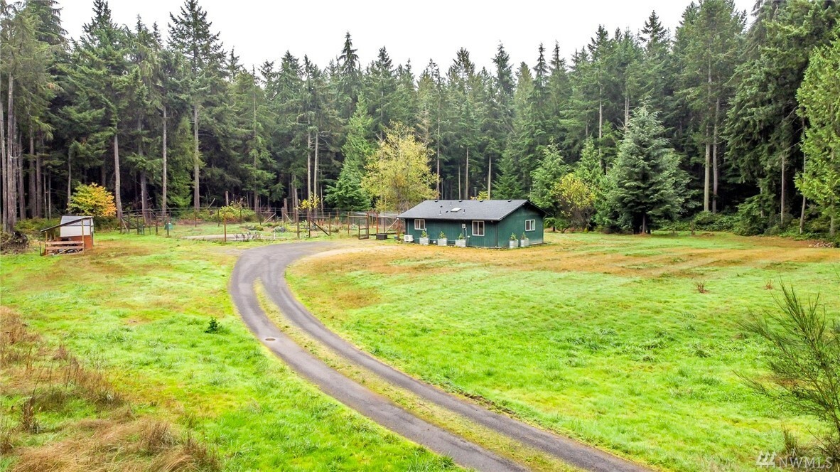 Property Photo:  12601 SW 264th St  WA 98070 