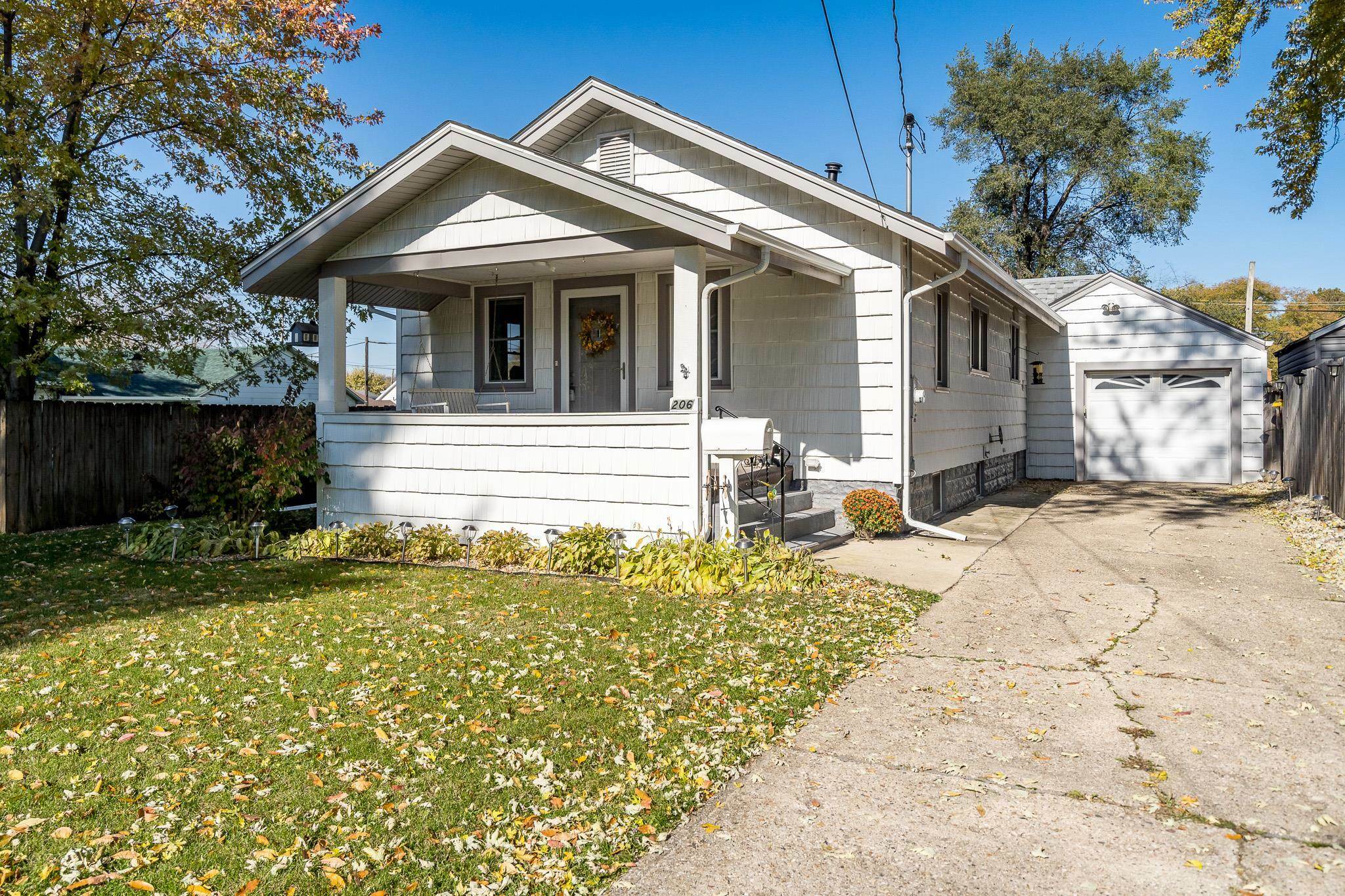 Property Photo:  206 Sheridan Drive  IL 61111 