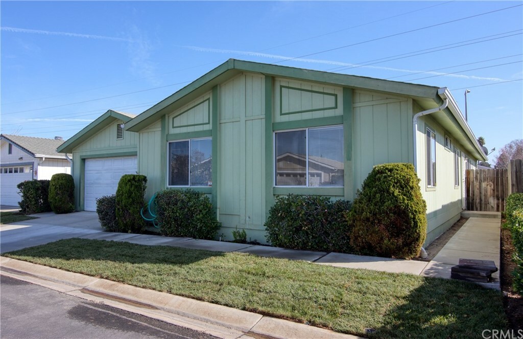 Property Photo:  2206 Sierra Vista  CA 93458 