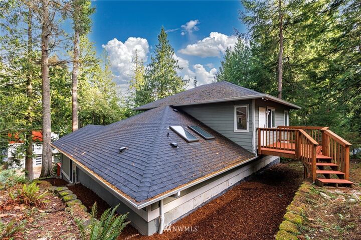 Property Photo:  12 Kinglet Ct  WA 98229 