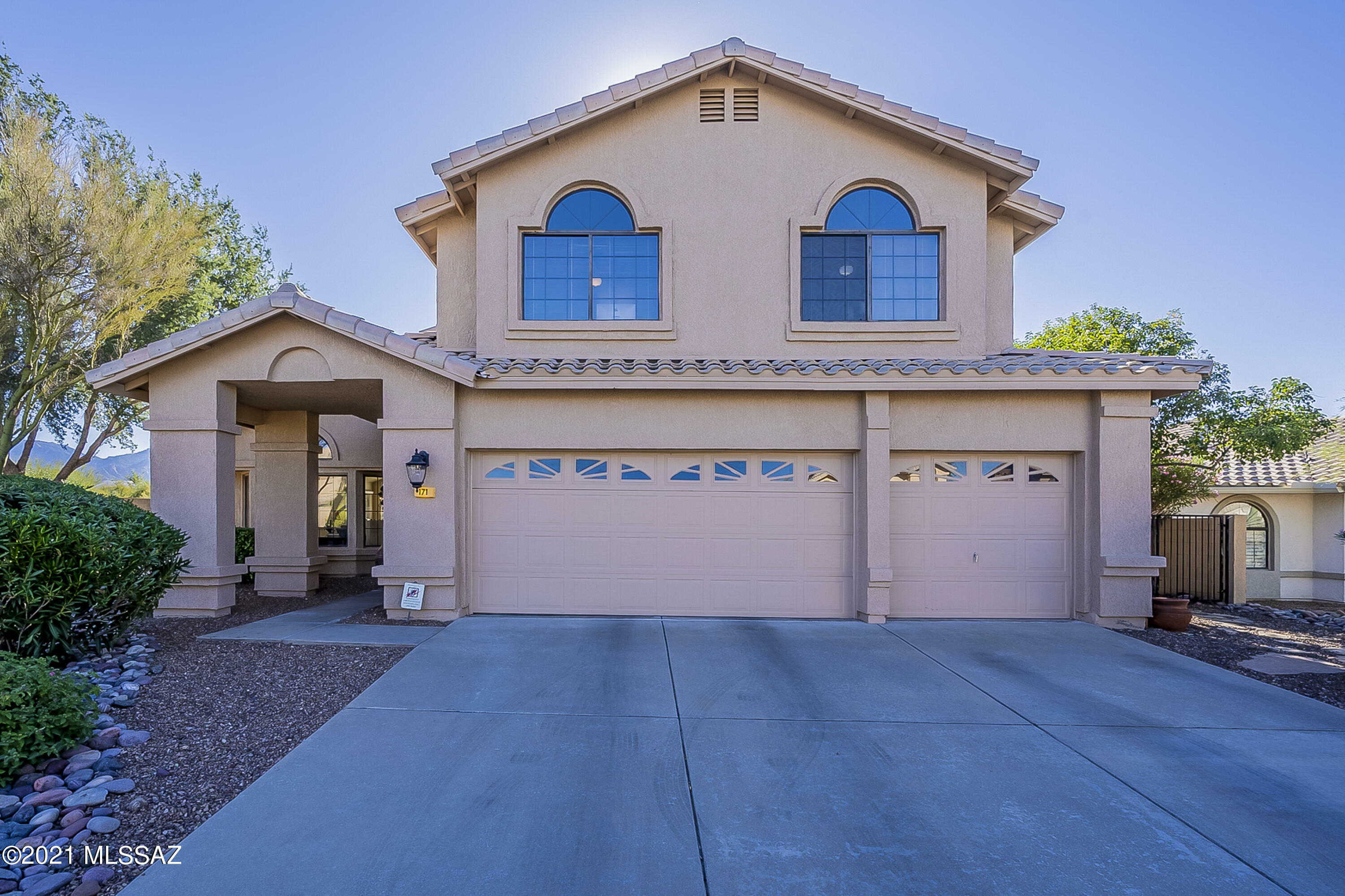 Property Photo: 171 W Blackstone Road AZ 85737