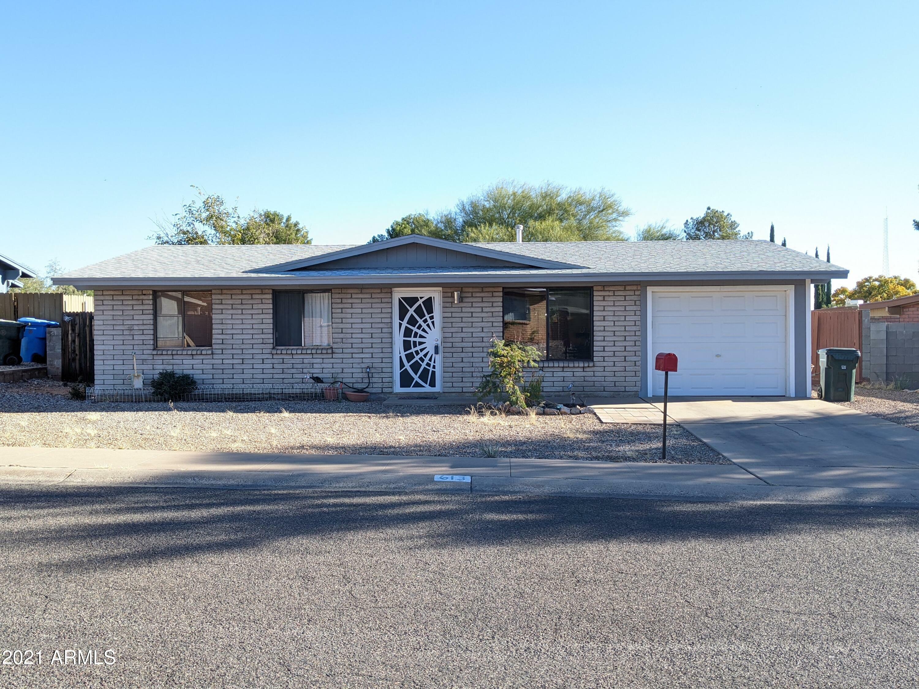 Property Photo:  613 N De Medici Place  AZ 85635 